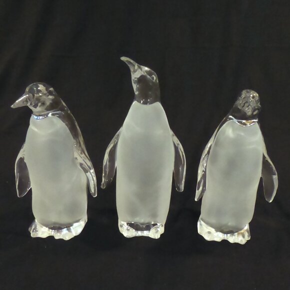 NEW 9” DEPT. 56 HOLIDAY CHRISTMAS CLEAR ACRYLIC PENGUIN...